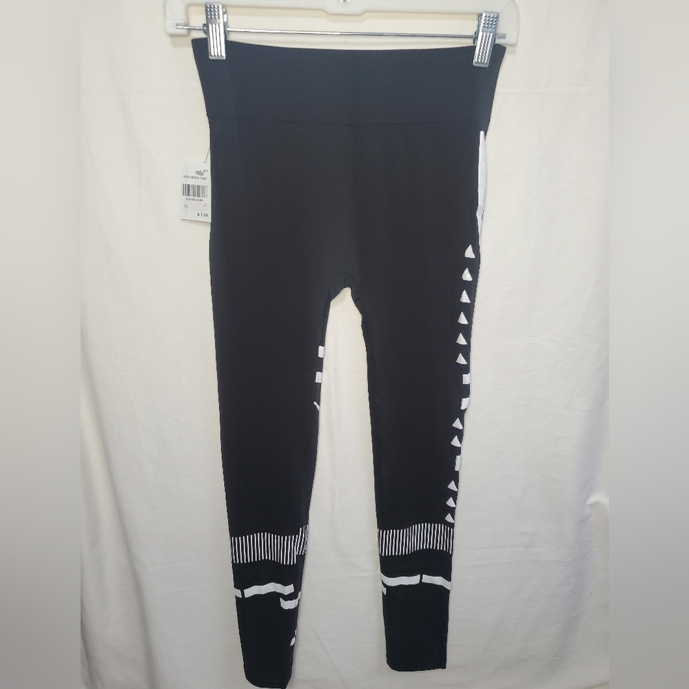 NWT Oppa Black and White Booty Lift Leggings Size S/M